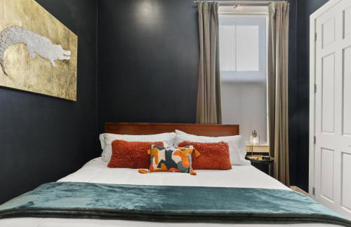 Upscale 3 Bed 2 Bath Private Home in Uptown New Orleans! Close to Magazine Street, Universities, & French Quarter - Photo 17