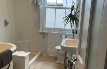 3 Bed Home Sleeps 6 Free parking - Foto 5