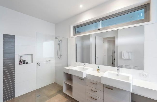 Gorgeous 5 Bedroom - Golf Course Views - Photo 18