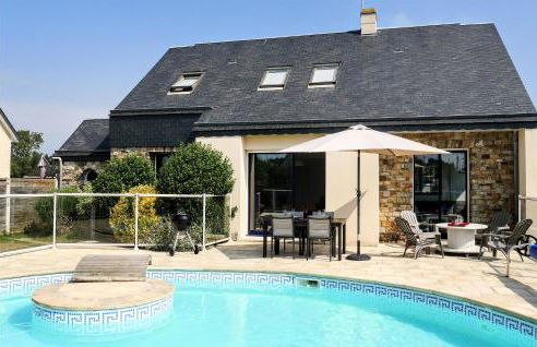 Gorgeous Home In Saint-Germain-Sur-Ay - Foto 1