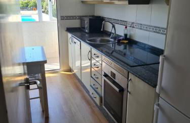 Apartamento en complejo residencial con piscina - Foto 24