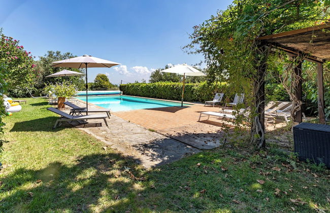 Amazing Villa Near The Lake With Pool - Foto 32