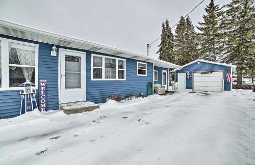 Cozy Houghton Lake Heights Cottage with Private Yard - Photo 3