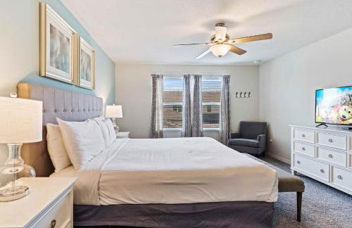 Townhome with Private Pool, BBQ & FREE Waterpark - Photo 56