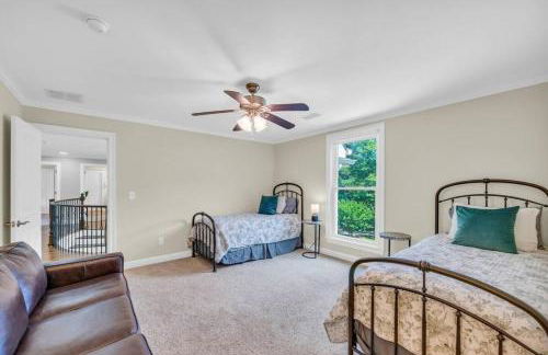 The Wexford French Chateau w Pool - Photo 70