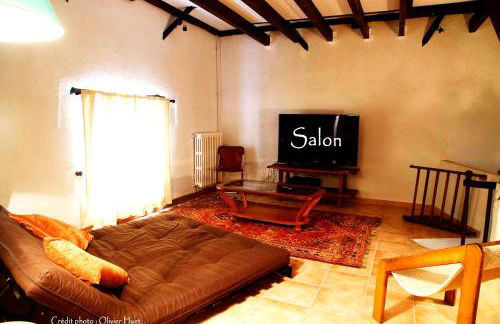 Villa spacieuse à Crastes avec piscine privée et vue montagne - Photo 10