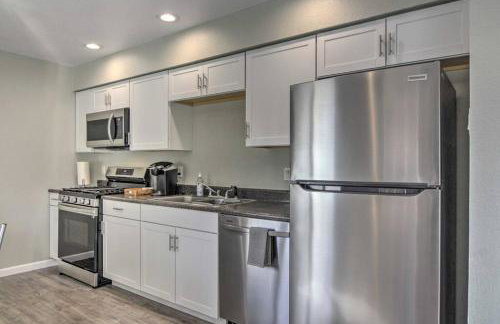 Modern Mountainside House - Photo 13