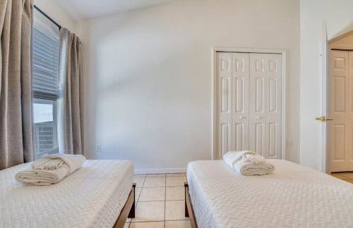 Private Pool Getaway Near Theme Parks - Foto 37