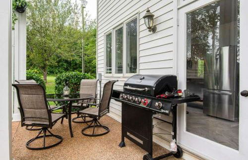 Colonial Manor - Photo 41