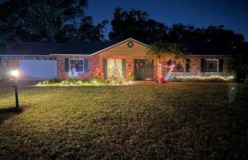 Lake Valrico's Camelot Court with HEATED POOL & access to private lake - Foto 1