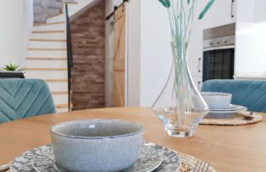 CASA OFICINA - Praia & Centro (300m) - WiFi - AC - Foto 13