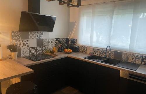 Maison avec piscine sécurisée au pied des Cévennes - Photo 17