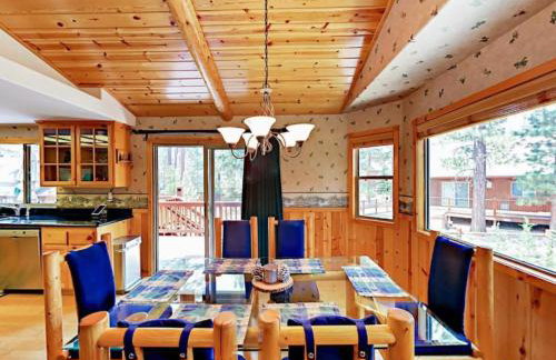 Teakwood Cozy Wood Cabin with Fireplace - Photo 33
