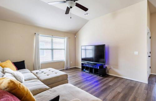 Cheerful 3 Bdrm space, 2 bath!. You gotta love it! - Photo 6