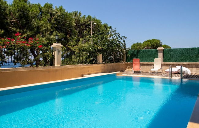 Enchanting Villa With Backyard in Cesme Near Beach - Foto 4