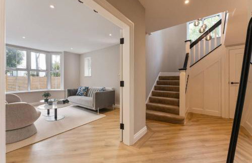 Luxury Four Bedroom Home Near Sandbanks - Photo 12