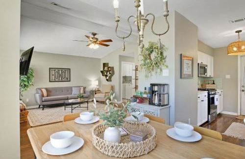 Howdy Hang Out - Cozy, Cute and Comfortable House! home - Foto 3