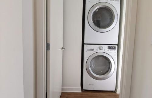 A premier smart condo with parking - Foto 16