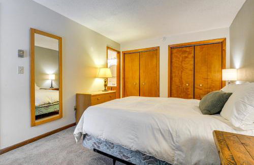 Less Than 1 Mi to Mt Snow Charming Condo with Fireplace - Photo 16