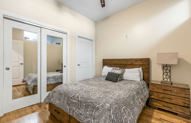 Merchant Lofts Comfy Condos – Walk Everywhere - Foto 9