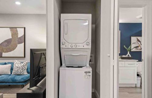 Steps away from Downtown Restaurants and Bars - King Bed - Foto 7