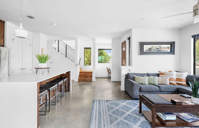 Walk to Restaurants & Entertainment on East Side - Foto 17