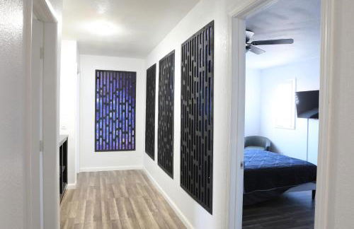 Comfy Expansive Home - Near the Strip - Heated Pool - Foto 42