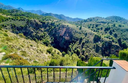 Apartamentos Axarquia , Frigiliana, terraza privada con vistas a la montaña rio y al mar - Photo 47