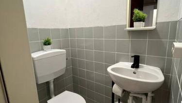 LOOT LARGE /Stadtrand /Parkplatz - Foto 3