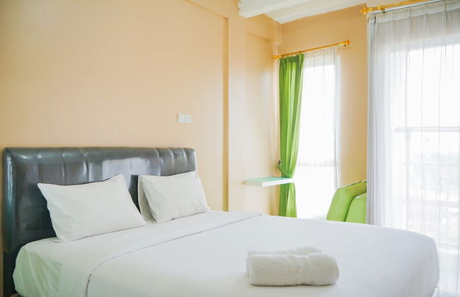 Cozy Studio Apartment at Tamansari Skylounge near Soetta Airport - Foto 1