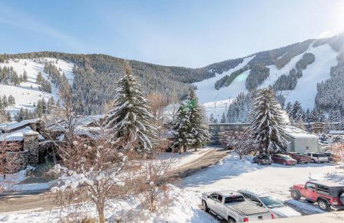 Greyhawk Condo 09 - Photo 37