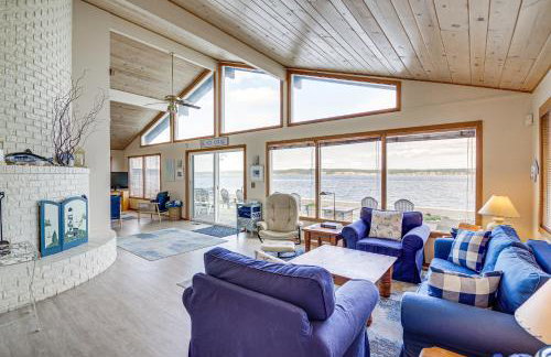 Beachfront Whidbey Island Home and Apartment! - Foto 3