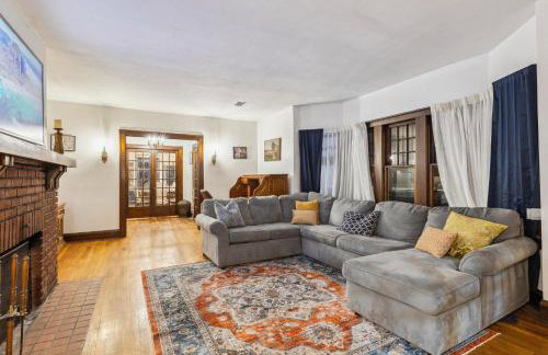 Steps to Edgewater - Sleeps 14 - Fun Game Room Retreat - Foto 15