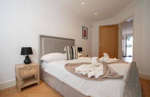 Emirates House, Luxe 5 Bed, with King sized Beds, next to Aiport & NEC, JLR 5 mins - Foto 49