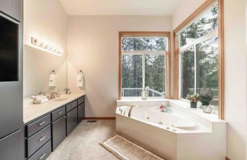 Breathtaking Lake Fernan Views & Cozy Comforts - Foto 36