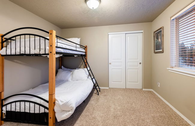 Old Mill Getaway by Avantstay Private Backyard w Hot Tub - Foto 16