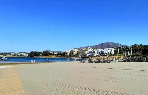 Two bedroom apartment moments from the Cristo beach Estepona - Foto 21