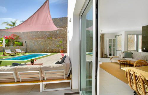 Luxury Boho Villa with Heated Pool, Rooftop and Panoramic Sea View in Amadores - Foto 11