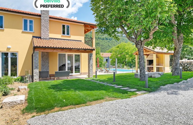 Quaint Holiday Home near Buzet with Terrace - Foto 1