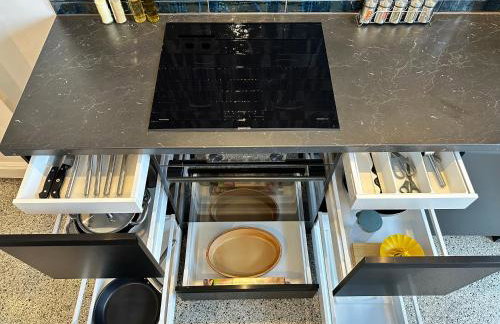 Exklusives City Apartment - Balkon - 24h Check-in - Foto 14