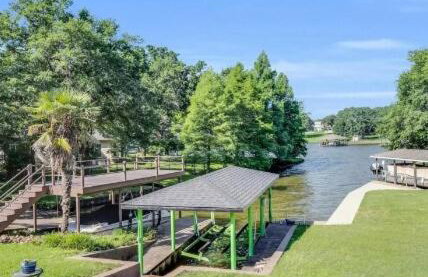 The Good Earth Boathouse - Cedar Creek - Foto 8