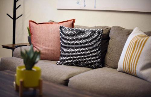 HostWise Stays - The Larryville - Amazing Bathroom, Perfect Location, Custom Build - Foto 41