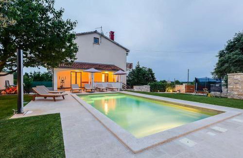 Kuća za odmor s bazenom Emma - Foto 32