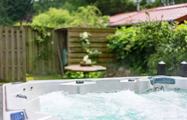 Cozy Holiday Home with Hot Tub in Lauwersoog by Lake - Foto 17