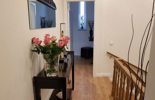 Luxurious Pink House and Parking - Foto 30