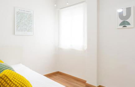 Elegant Malaga Retreat - Photo 8