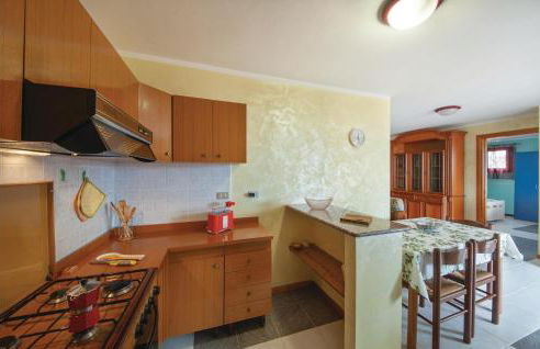 Awesome Apartment In Porto Alabe - Foto 8