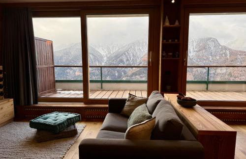 Luxury 9-Bed Apartment Steps from Ski Slopes with Parking & Ski Box - Photo 10