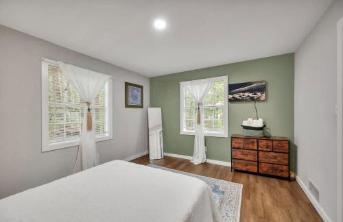 4 Beds, Near UNC, Packnplay, walk to Golf, Kids Essentials - Foto 14