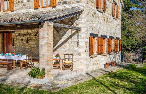 4 Bedroom Beautiful Home In Acqualagna - Foto 11